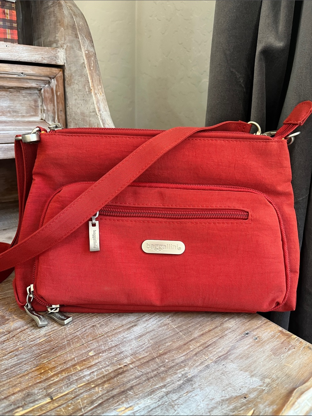 ❤️ Baggallini Red Bag Travel Purse Zippered Crossbody Shoulder Bag Nylon